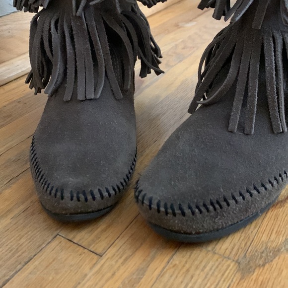 Minnetonka moccasins high fringe - Picture 5 of 9